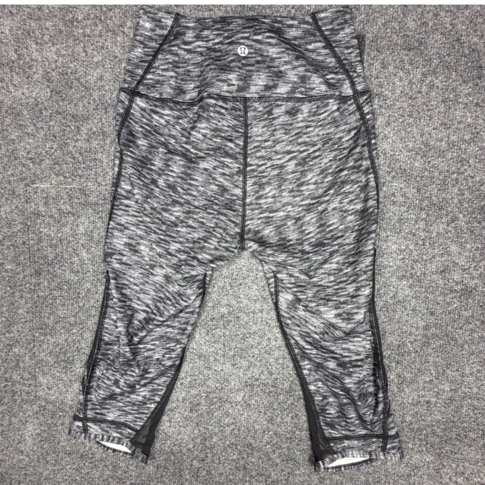 Lululemon Space Dye Black‎ White Mesh Crop Leggings High Rise Size 4 - Picture 2 of 7